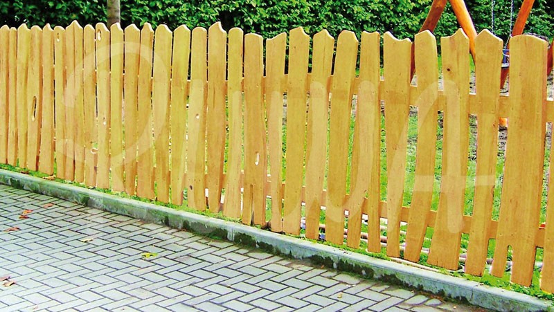 Zaun aus Robinienholz Type 200